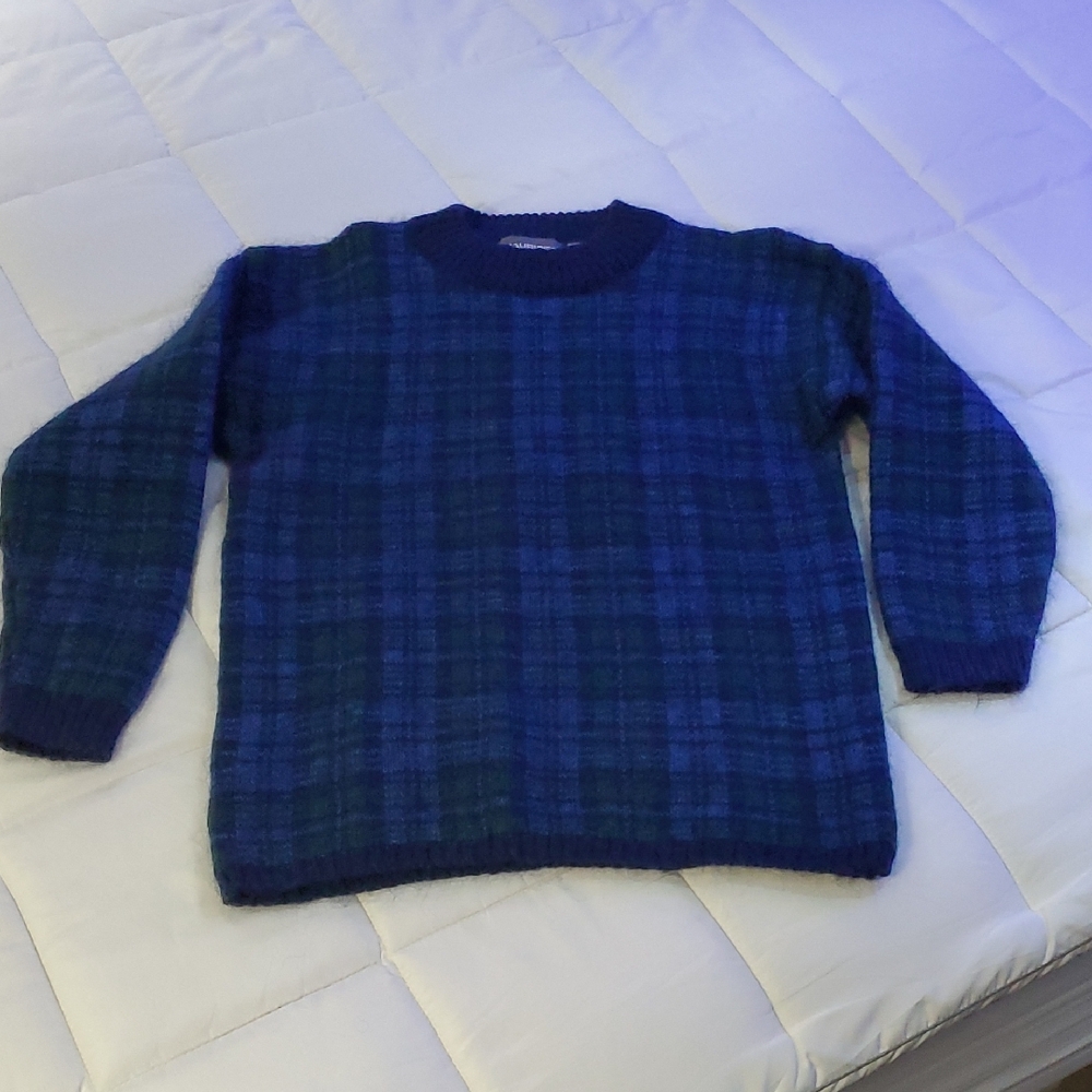 Maurices Men's Blue and Green Plaid Crewneck Sweater